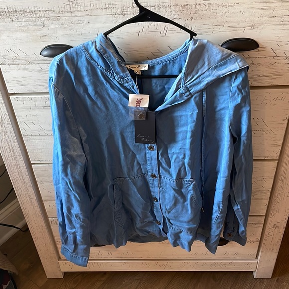 Jean-like hooded button down - Picture 1 of 3